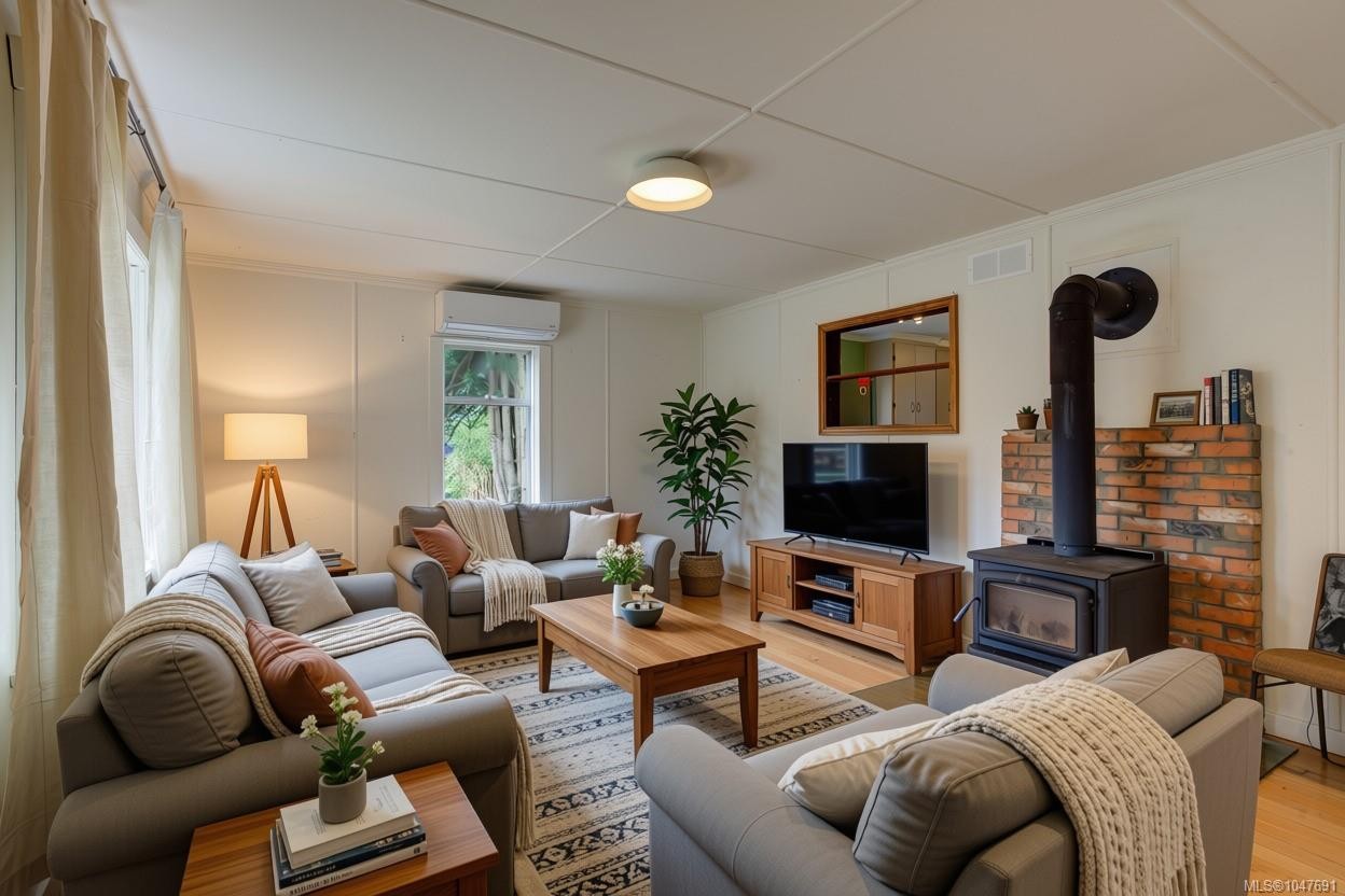 6810 Third St, Honeymoon Bay, BC
