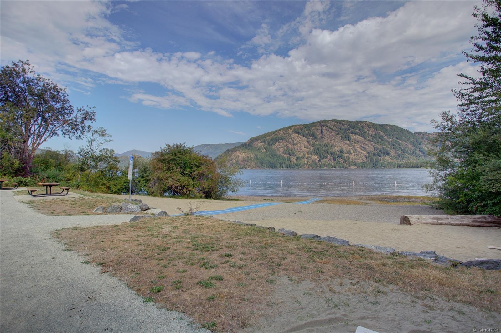 6810 Third St, Honeymoon Bay, BC