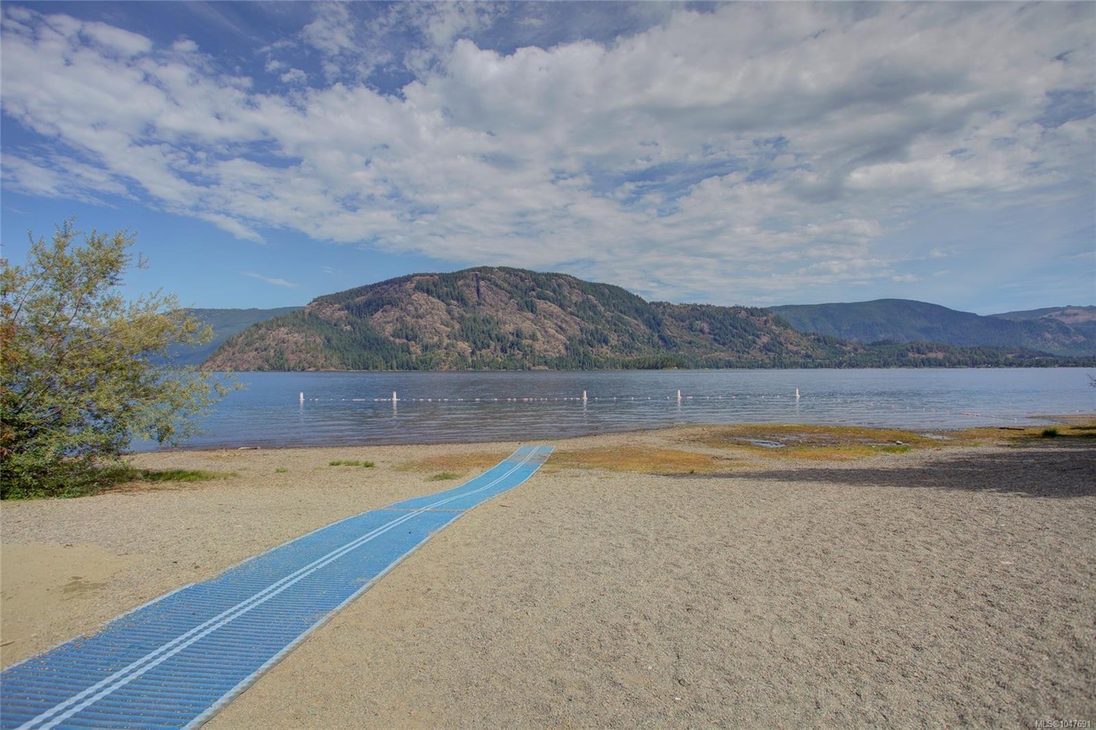 6810 Third St, Honeymoon Bay, BC