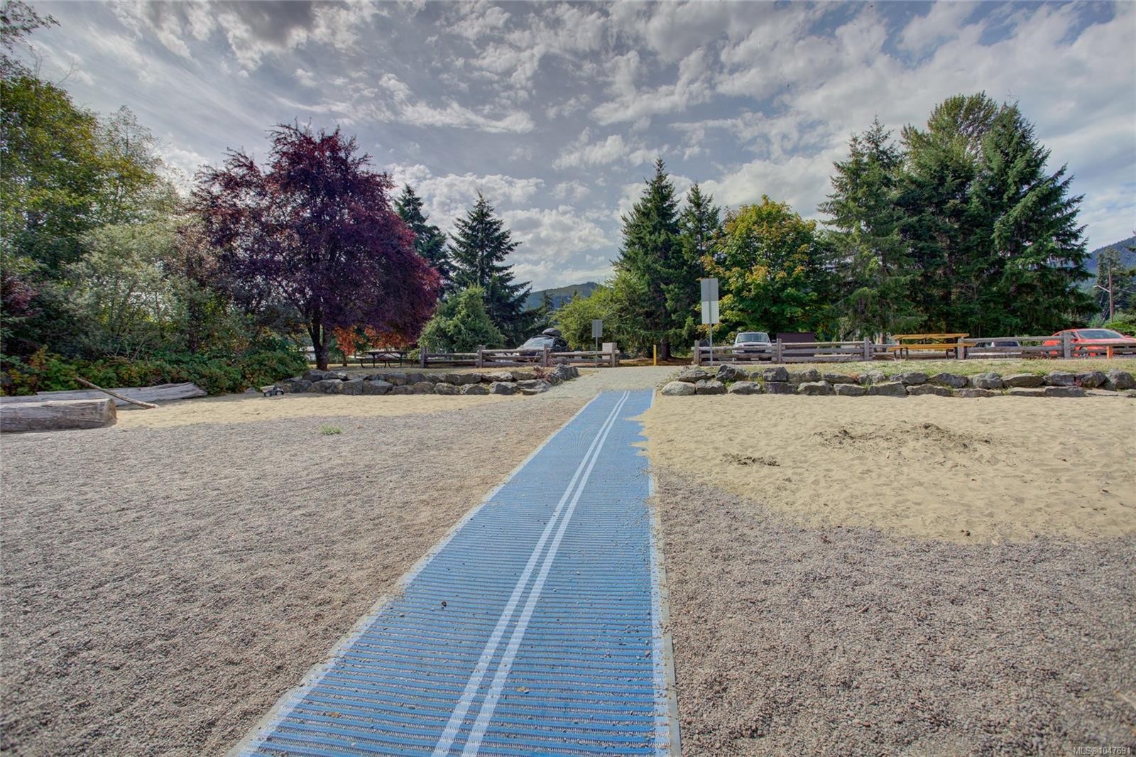 6810 Third St, Honeymoon Bay, BC
