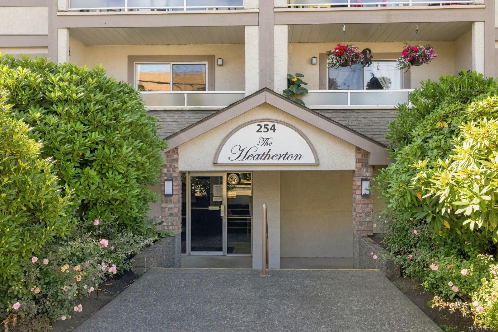 #307-254 First St, Duncan, BC - Outdoor With Balcony