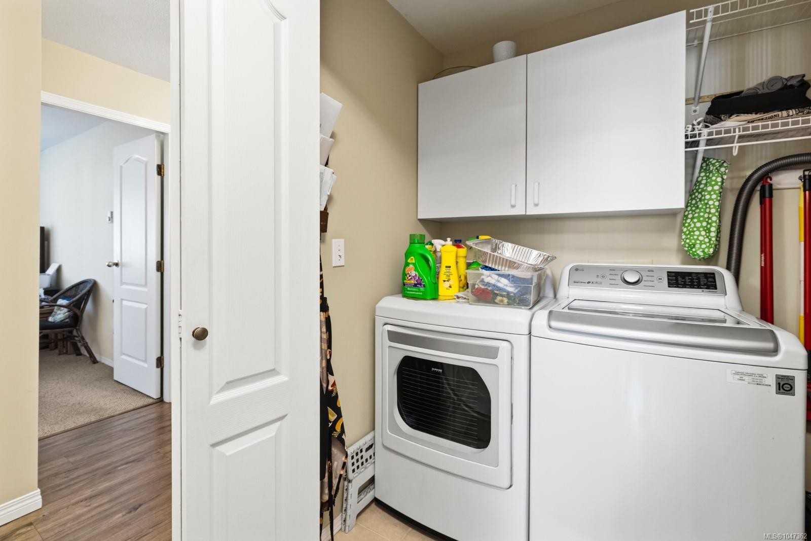 #307-254 First St, Duncan, BC - Indoor Photo Showing Laundry Room