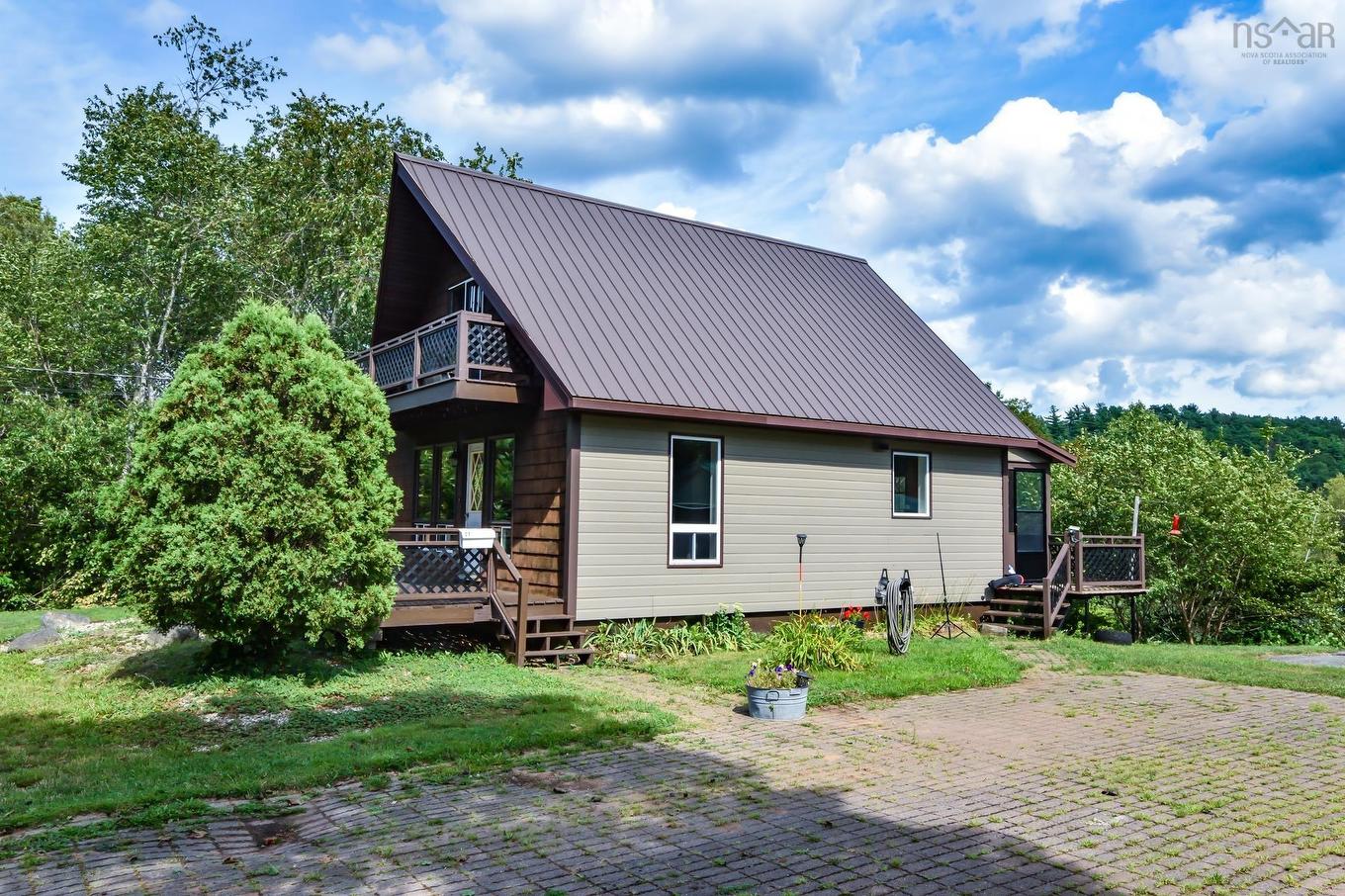 27 Riverview Drive, Bridgewater, NS - Outdoor