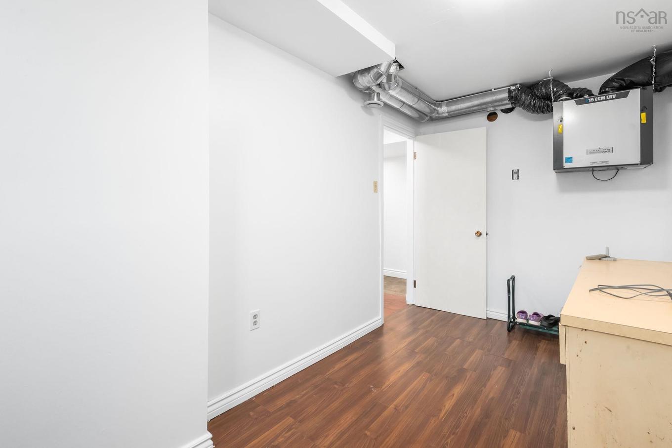 42 Spring Avenue, Dartmouth, NS - Indoor