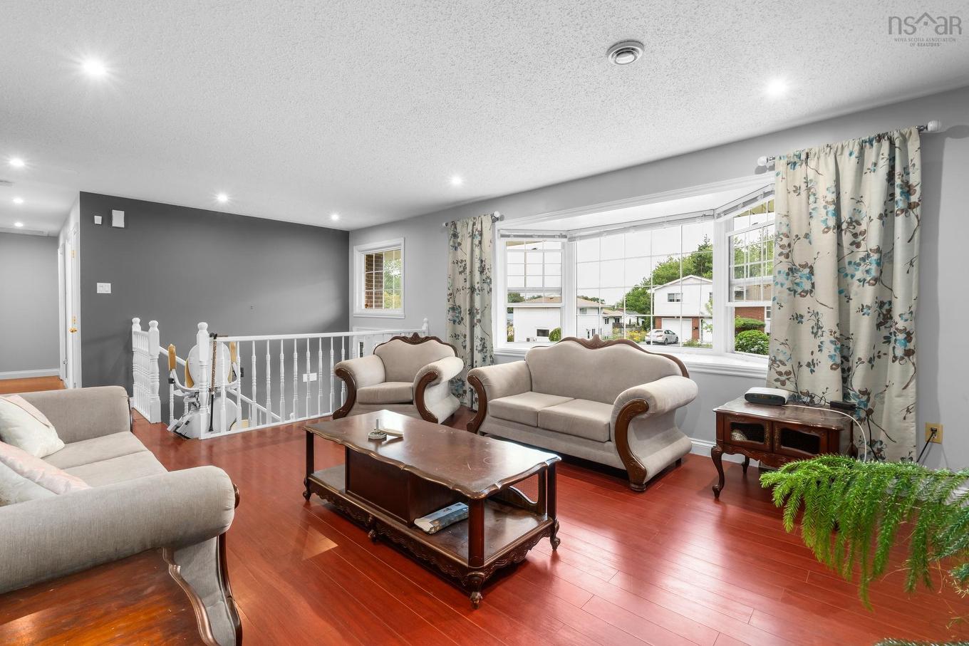 42 Spring Avenue, Dartmouth, NS - Indoor Photo Showing Living Room