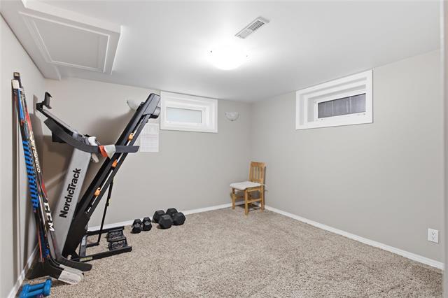 200 Toronto Ave, Selkirk, MB - Indoor