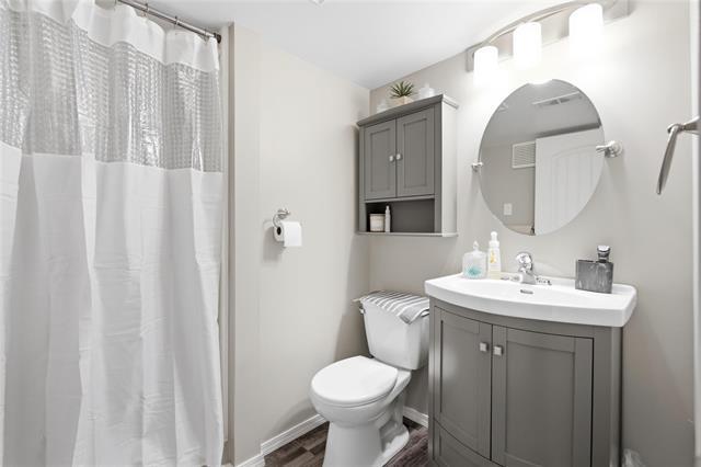 200 Toronto Ave, Selkirk, MB - Indoor Photo Showing Bathroom