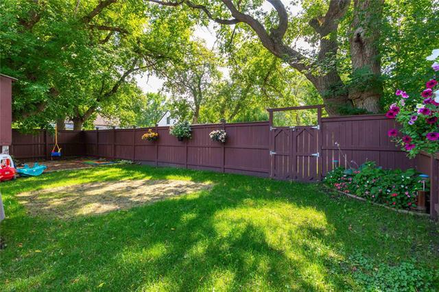 200 Toronto Ave, Selkirk, MB - Outdoor