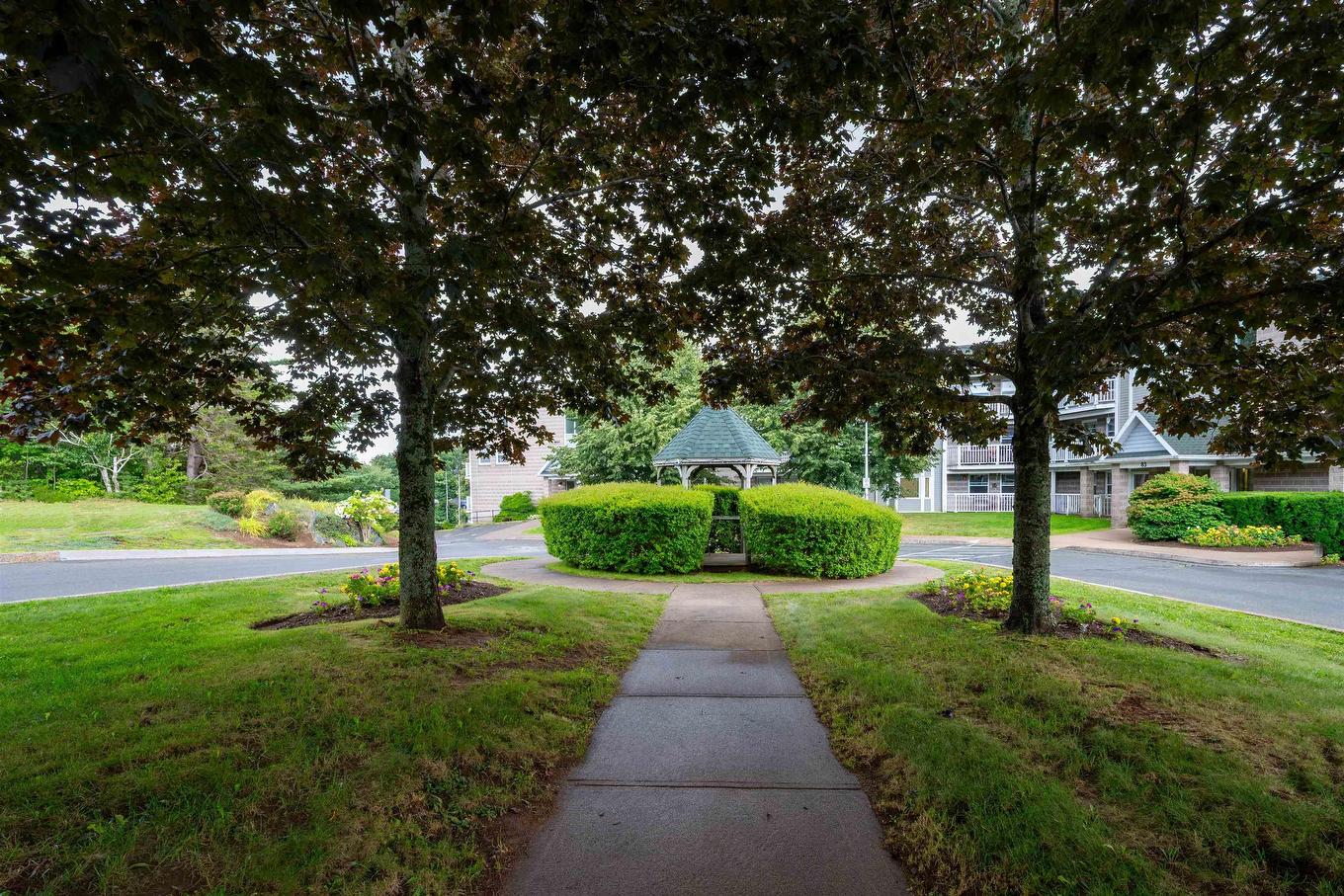 305 93 Kearney Lake Road, Halifax, NS - Outdoor