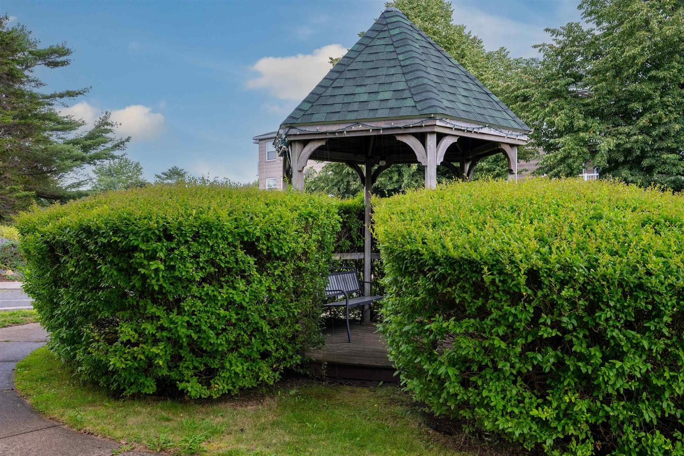 305 93 Kearney Lake Road, Halifax, NS - Outdoor