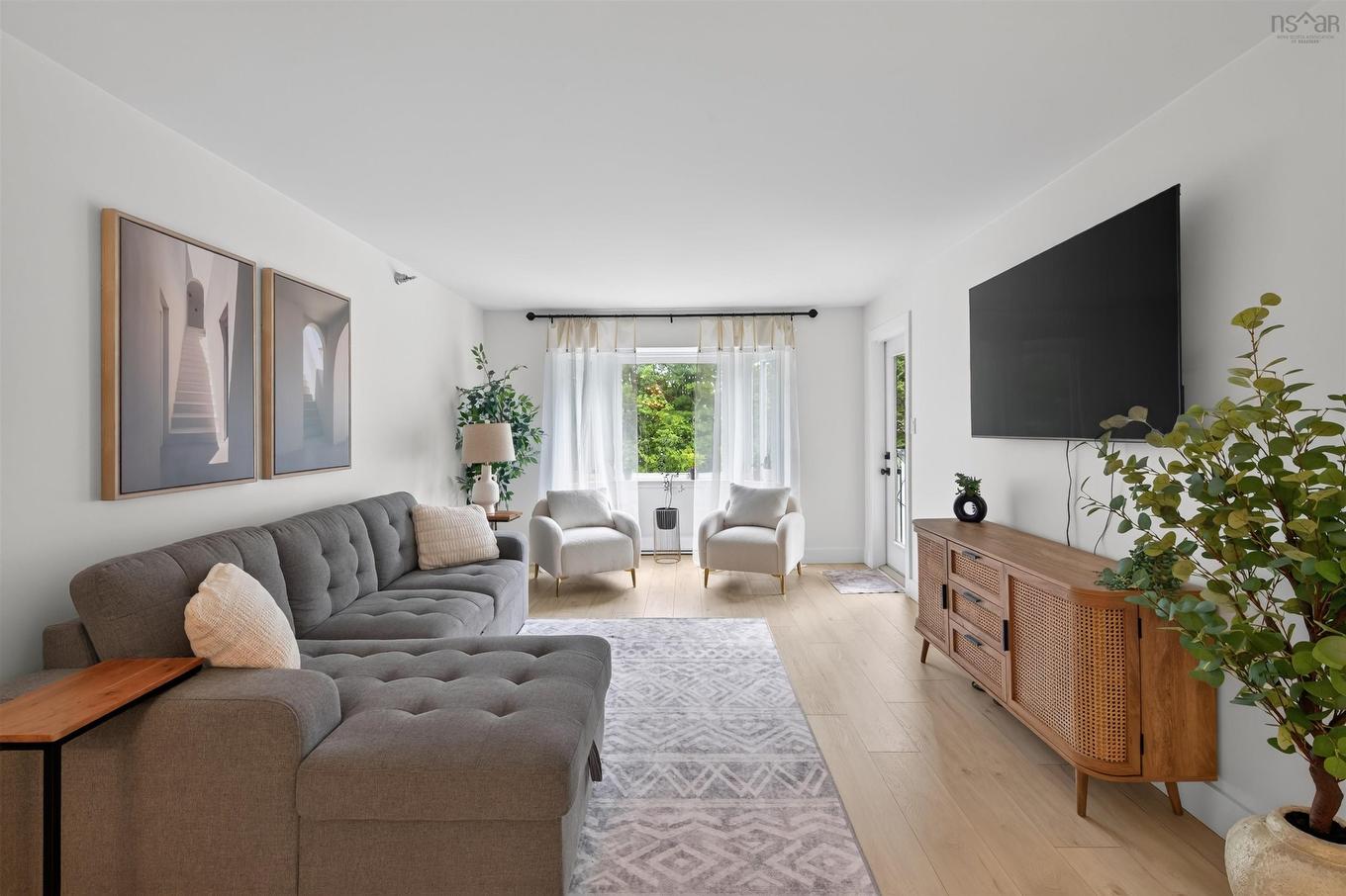 305 93 Kearney Lake Road, Halifax, NS - Indoor Photo Showing Living Room