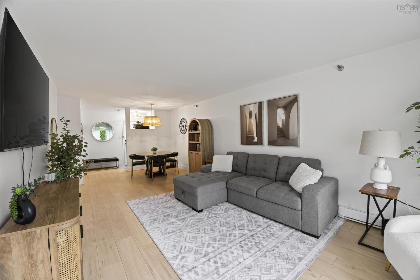 305 93 Kearney Lake Road, Halifax, NS - Indoor Photo Showing Living Room