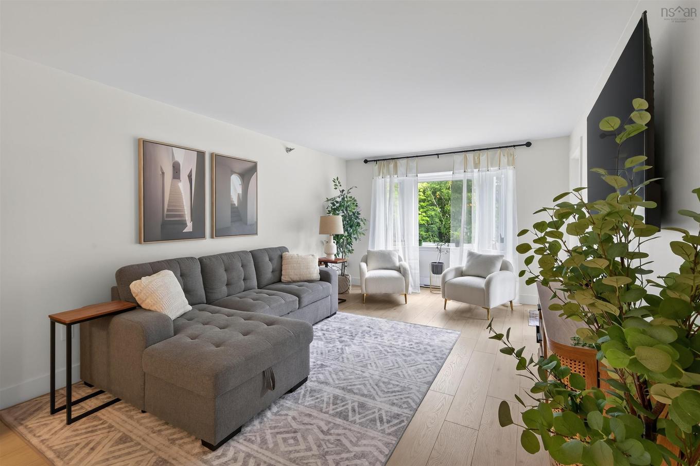 305 93 Kearney Lake Road, Halifax, NS - Indoor Photo Showing Living Room