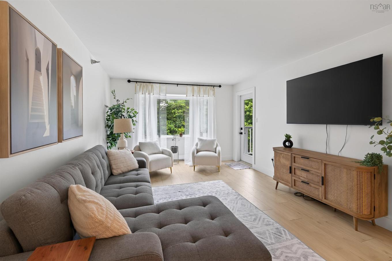 305 93 Kearney Lake Road, Halifax, NS - Indoor Photo Showing Living Room