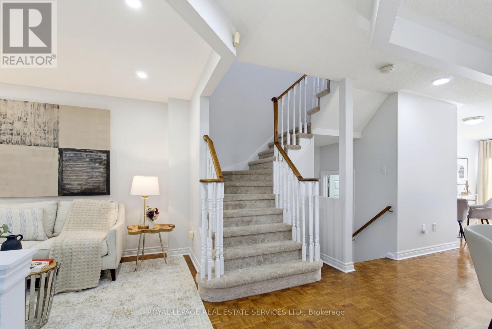 5582 Kimmeridge Gate, Mississauga, ON