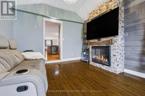 18 Lowrey Avenue N, Cambridge, ON 