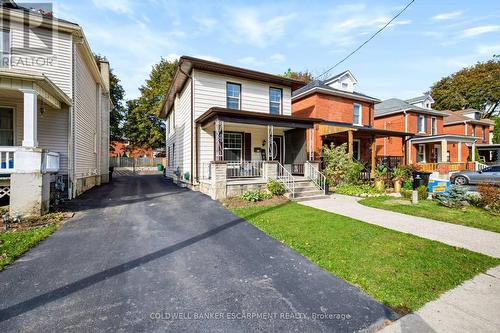 18 Lowrey Avenue N, Cambridge, ON 
