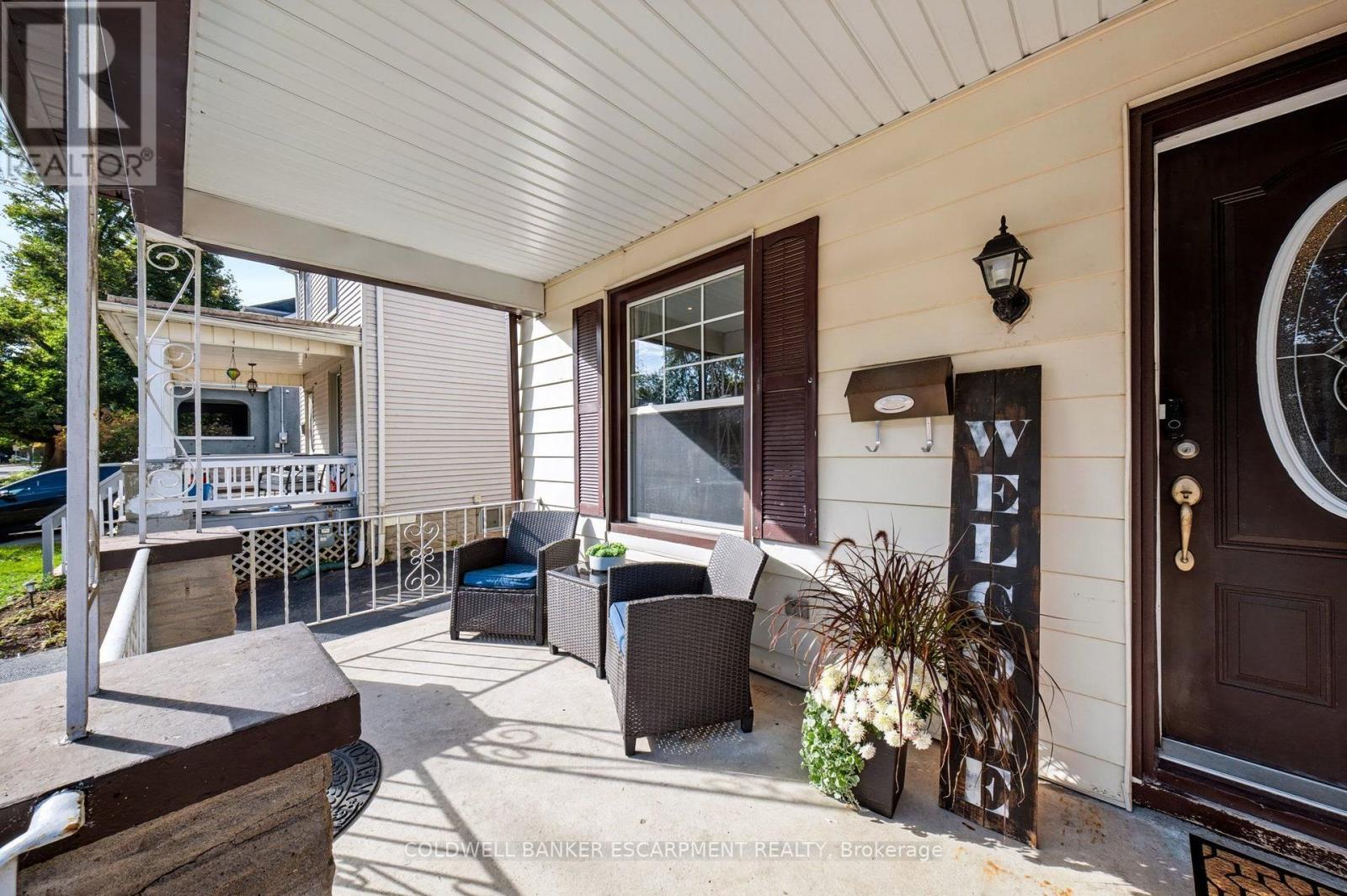 18 Lowrey Avenue N, Cambridge, ON