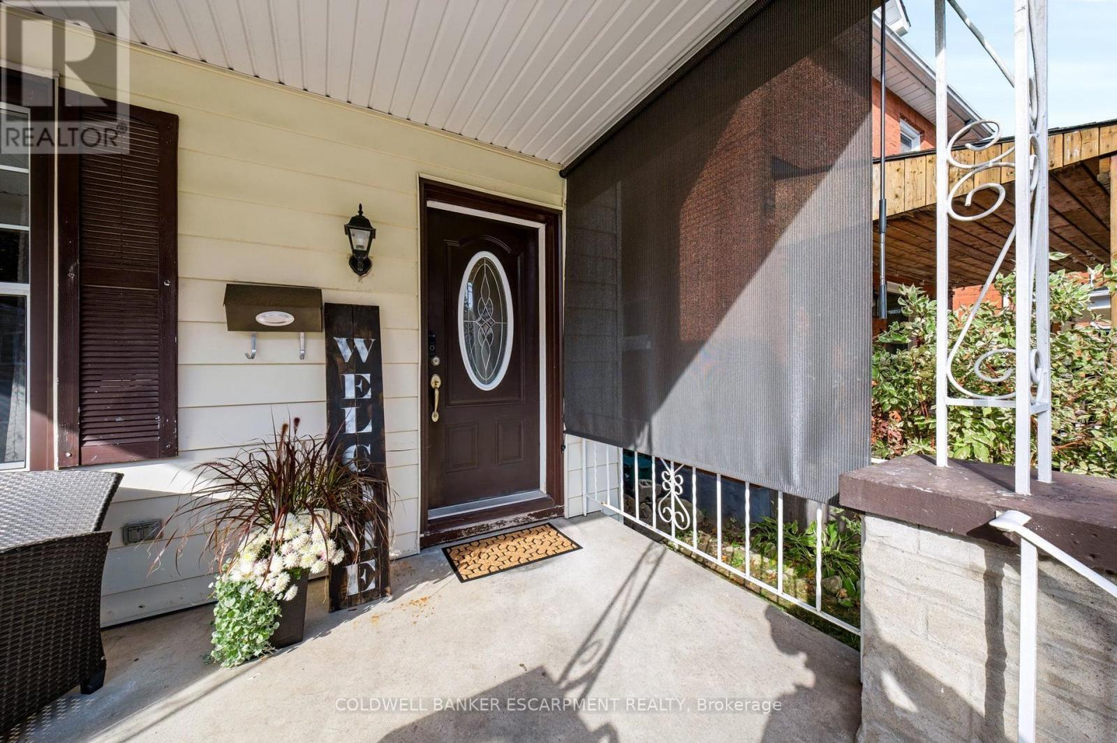 18 Lowrey Avenue N, Cambridge, ON
