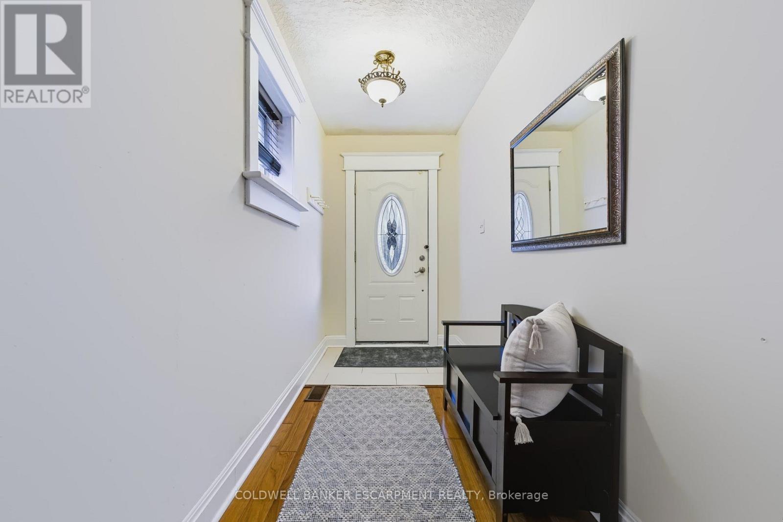 18 Lowrey Avenue N, Cambridge, ON
