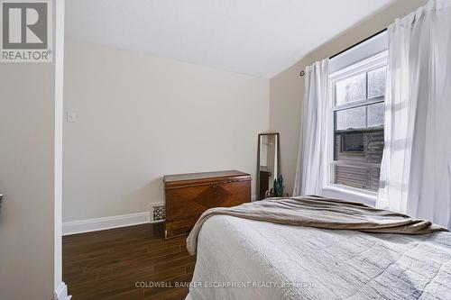 18 Lowrey Avenue N, Cambridge, ON 