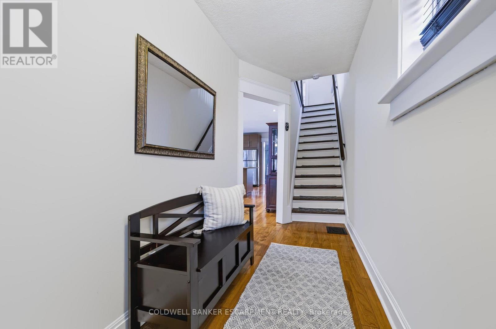 18 Lowrey Avenue N, Cambridge, ON