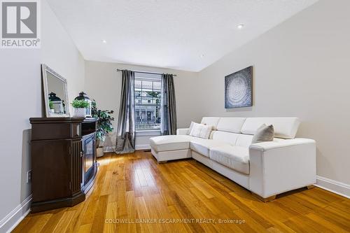 18 Lowrey Avenue N, Cambridge, ON 