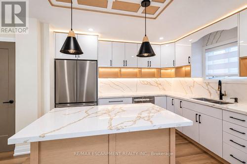 250 Rosslyn Avenue N, Hamilton, ON 