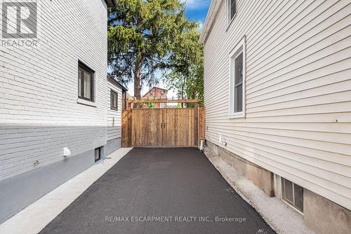 250 Rosslyn Avenue N, Hamilton, ON 