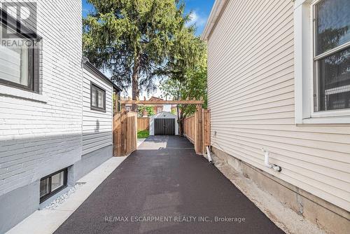 250 Rosslyn Avenue N, Hamilton, ON 