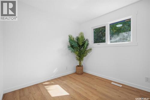 3805 Diefenbaker Drive, Saskatoon, SK 