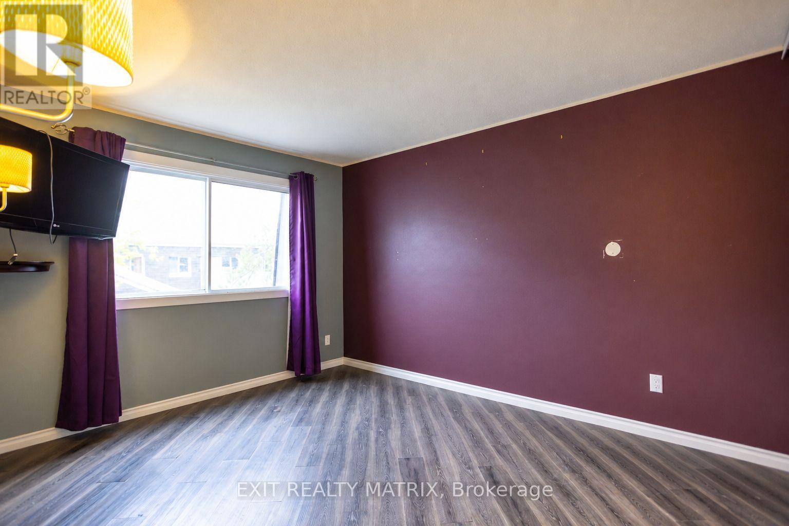 3006 Fairlea Crescent, Ottawa, ON