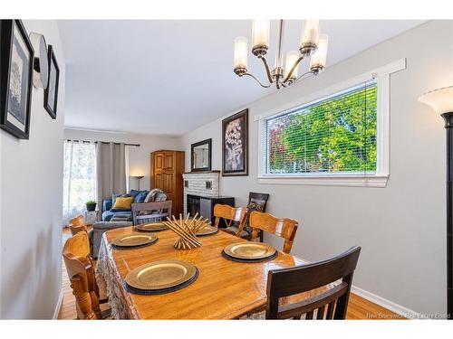 7 Manchester Crt, Fredericton, NB 