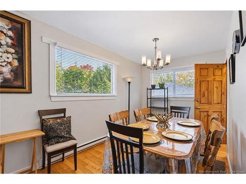 7 Manchester Crt, Fredericton, NB 