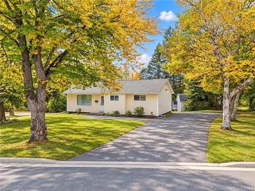 7 Manchester Crt, Fredericton, NB 