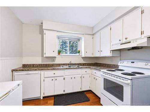7 Manchester Crt, Fredericton, NB 