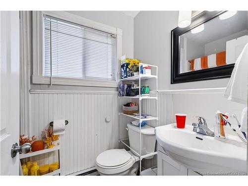 7 Manchester Crt, Fredericton, NB 