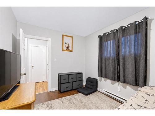 7 Manchester Crt, Fredericton, NB 