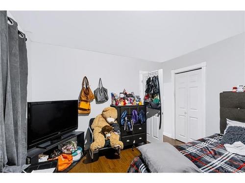 7 Manchester Crt, Fredericton, NB 