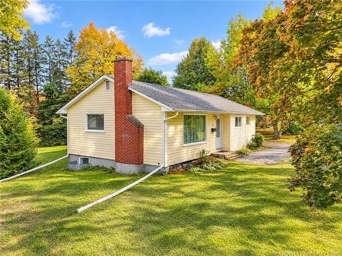 7 Manchester Crt, Fredericton, NB 