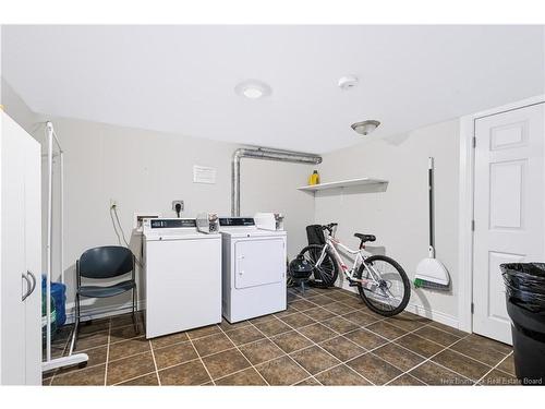 7 Manchester Crt, Fredericton, NB 