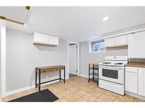 7 Manchester Crt, Fredericton, NB 