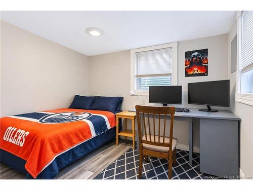 7 Manchester Crt, Fredericton, NB 