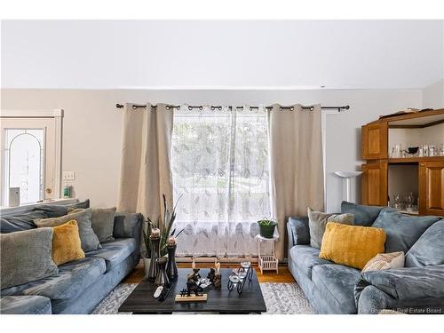 7 Manchester Crt, Fredericton, NB 