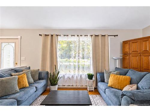 7 Manchester Crt, Fredericton, NB 