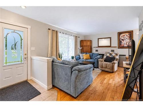 7 Manchester Crt, Fredericton, NB 