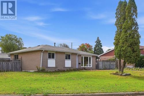 132 BRENTWOOD DRIVE  Brampton, ON L6T 1R2