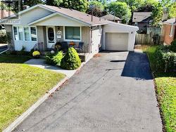 7030 WHITMAN AVENUE Niagara Falls (Arad/Fallsview), ON L2G 5B6