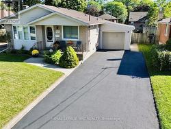 7030 WHITMAN AVENUE Niagara Falls (Arad/Fallsview), ON L2G 5B6