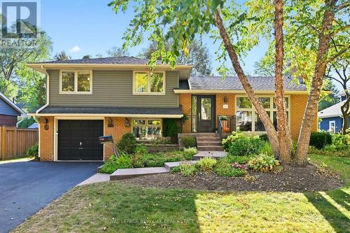 362 OAKWOOD DRIVE  Burlington, ON L7N 1X2